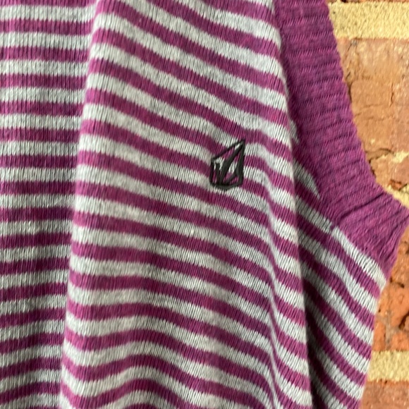 Volcom Surfing Skating Striped Sweater Vest Wrap Around Neck/Hang It Loose NWT M - Picture 11 of 11